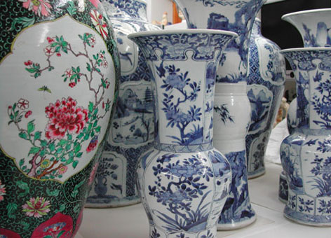 Big blue and white chinese vases